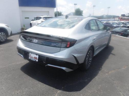 2025 Hyundai SONATA Hybrid Limited