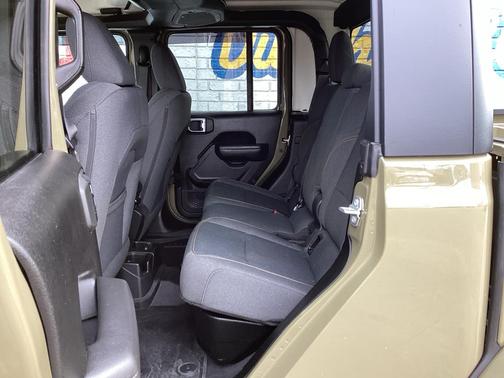 2025 Jeep Gladiator Willys