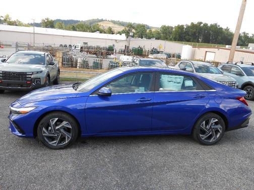 2025 Hyundai ELANTRA SEL
