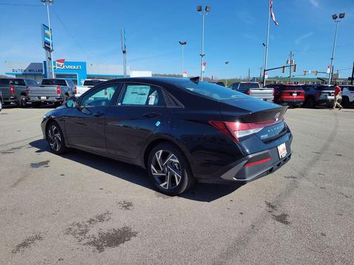 2025 Hyundai ELANTRA Sport