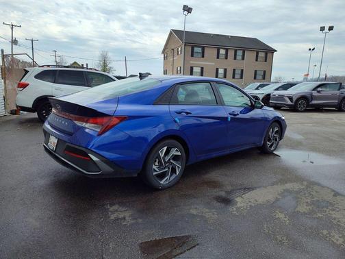 2025 Hyundai ELANTRA Sport