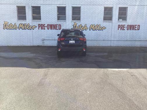 2020 Mitsubishi Outlander LE