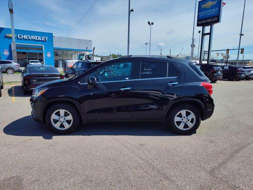 Mosaic Black Metallic 2020 Chevrolet Trax LT
