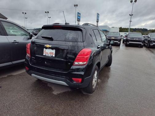 Mosaic Black Metallic 2020 Chevrolet Trax LT