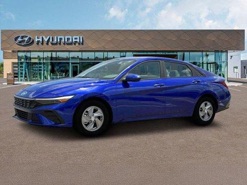 2025 Hyundai ELANTRA SE