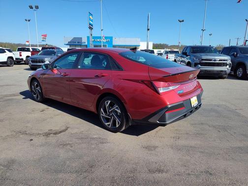 2025 Hyundai ELANTRA Sport