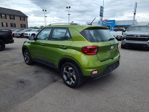 2024 Hyundai VENUE SEL