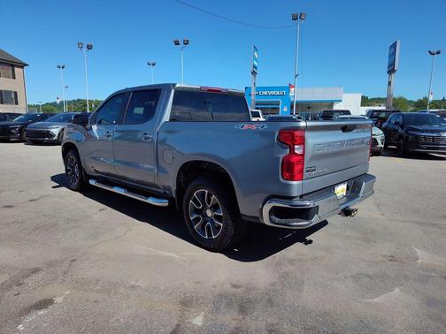 Sterling Gray Metallic 2024 Chevrolet Silverado 1500 LT