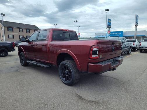 2022 RAM 2500 Laramie Crew Cab 4x4 6'4' Box