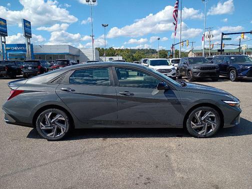 2025 Hyundai ELANTRA Sport