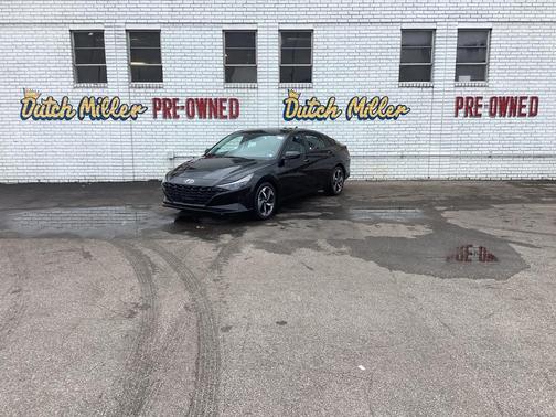 2023 Hyundai ELANTRA SEL