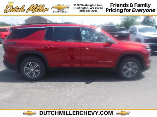 2025 Chevrolet Traverse LT