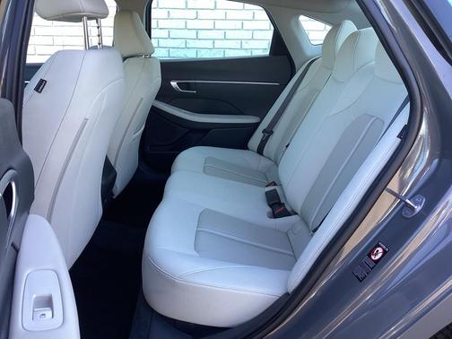 2023 Hyundai SONATA SE