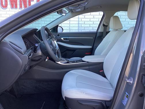 2023 Hyundai SONATA SE