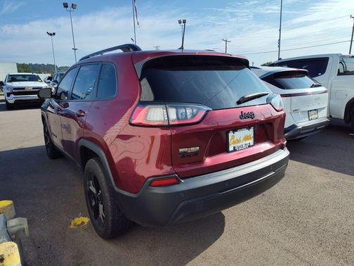 Velvet Red Pearlcoat 2021 Jeep Cherokee Altitude
