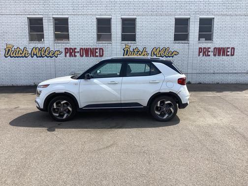 2022 Hyundai VENUE Limited