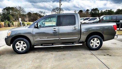 2005 Nissan Titan SE Crew Cab