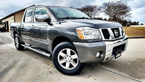 2005 Nissan Titan SE Crew Cab