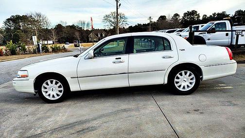 2006 Lincoln Town Car Signature