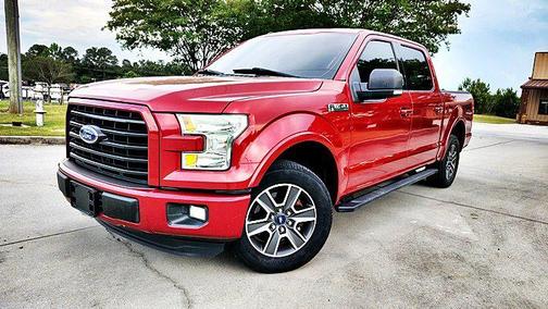 Red 2016 Ford F-150 XLT