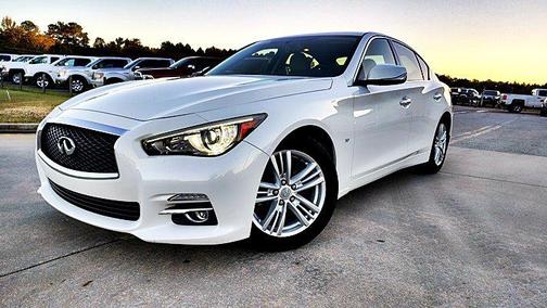 2015 INFINITI Q50 Premium