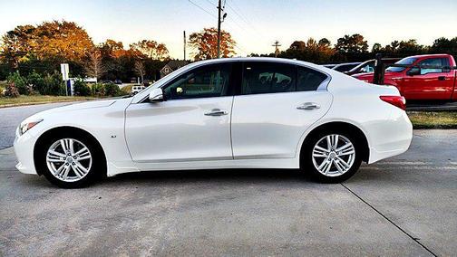 2015 INFINITI Q50 Premium