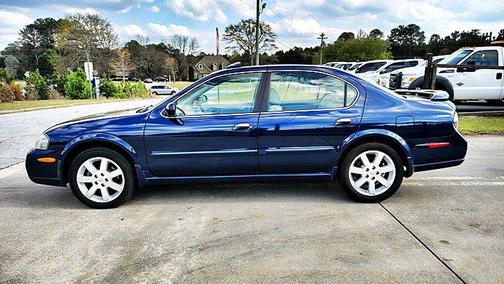 Blue 2003 Nissan Maxima GLE