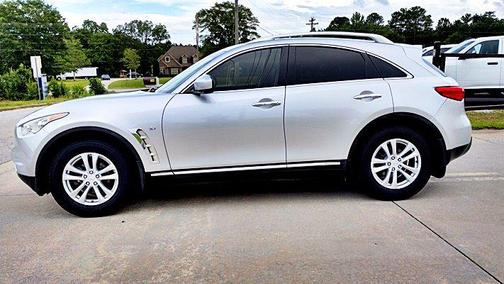 2017 INFINITI QX70 Base