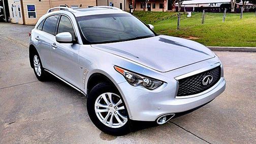 2017 INFINITI QX70 Base