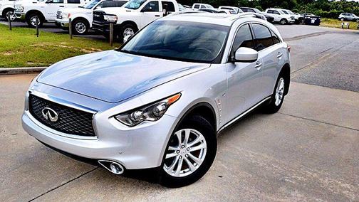 2017 INFINITI QX70 Base