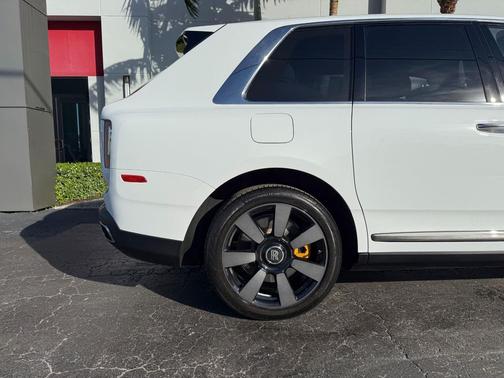 2023 Rolls-Royce Cullinan SUV