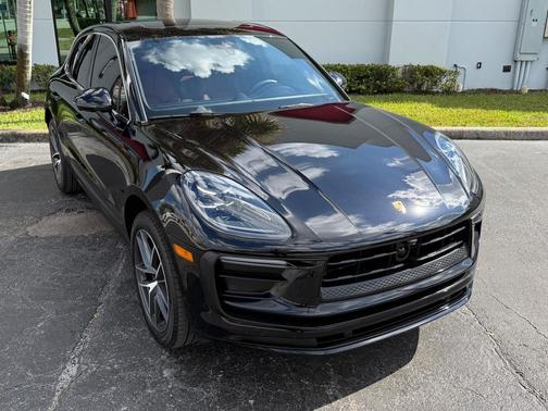2024 Porsche Macan SUV
