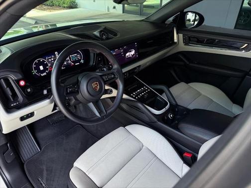 2024 Porsche Cayenne Coupe