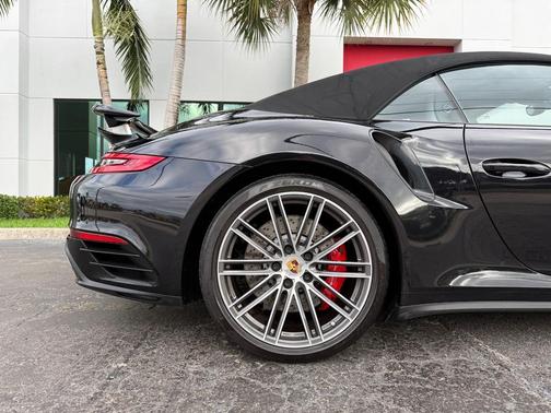 2017 Porsche 911 Turbo