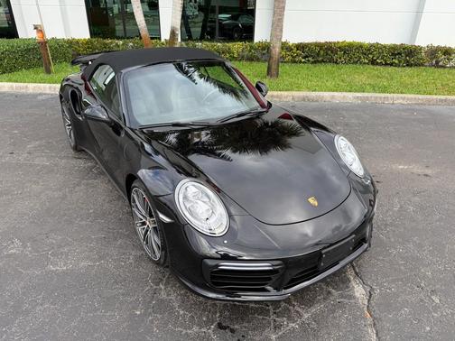 2017 Porsche 911 Turbo