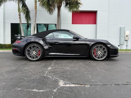 2017 Porsche 911 Turbo