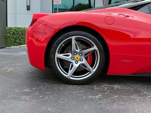 2011 Ferrari 458 Italia Base