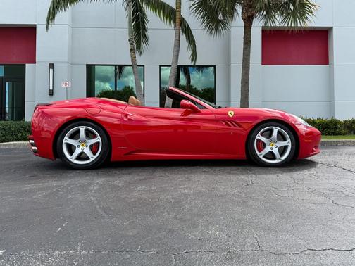 2010 Ferrari California Base