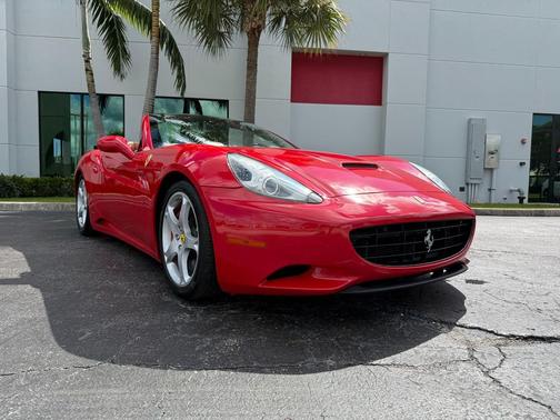 2010 Ferrari California Base