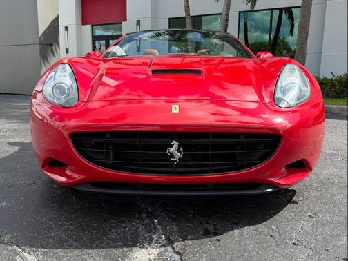 2010 Ferrari California Base