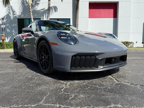 2025 Porsche 911 Carrera GTS