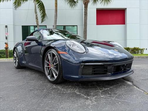 2020 Porsche 911 Carrera 4S Cabriolet