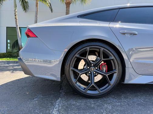 Nardo Gray 2024 Audi RS 7 4.0T Performance