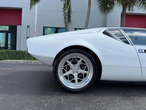 1972 DeTomaso Pantera Coupe