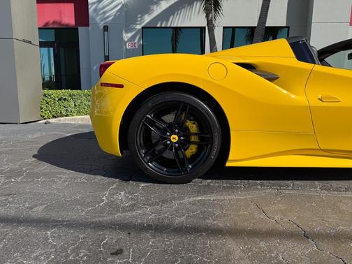 2018 Ferrari 488 Spider Base