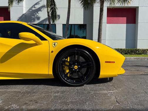 2018 Ferrari 488 Spider Base