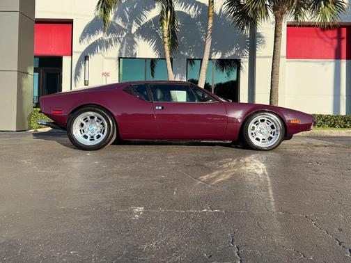 1973 DeTomaso Pantera coupe