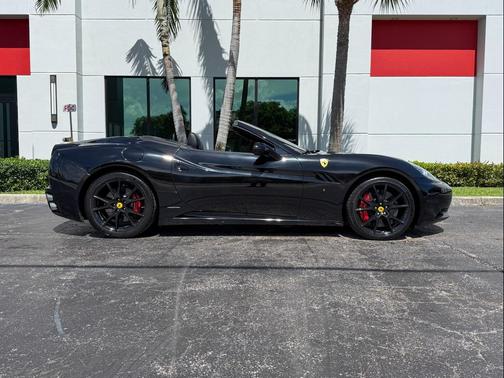 2010 Ferrari California Base