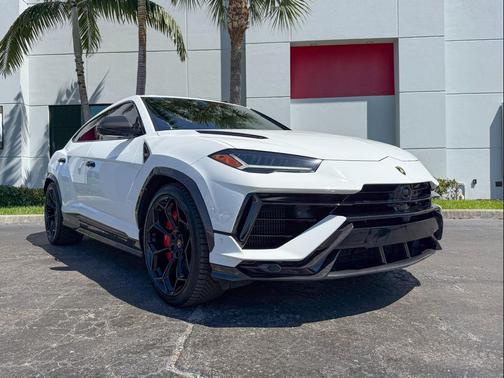 2023 Lamborghini Urus Performante