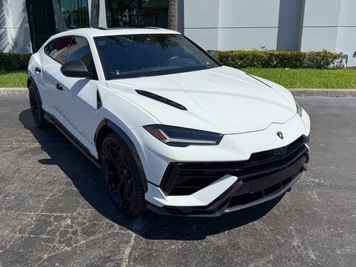 2023 Lamborghini Urus Performante